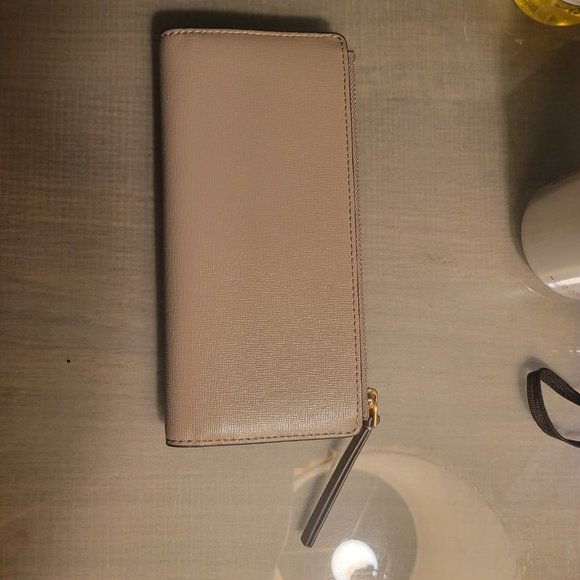 *SOLD* New with tags Tory Burch ROBINSON ZIP SLIM WALLE - Picture 4 of 16